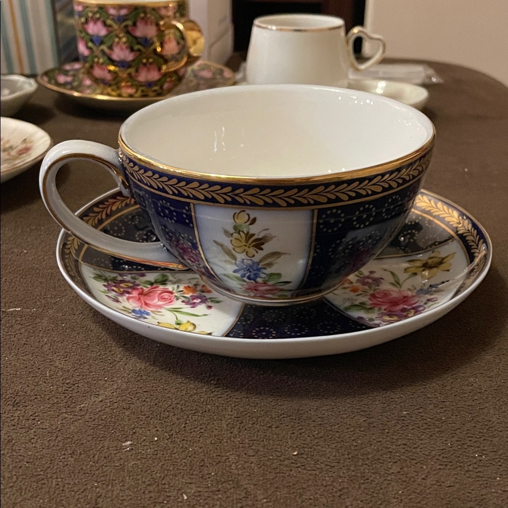 Vintage Floral Blue and Gold Tea Cup